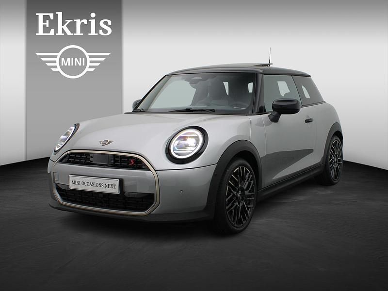Occasion Mini Cooper S Favoured 204 PK (150 kW) 2025 Grijs Hatchback