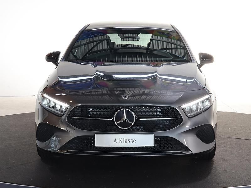 Occasion Mercedes A180 Luxury 136 PK (100 kW) 2025 Grijs Hatchback