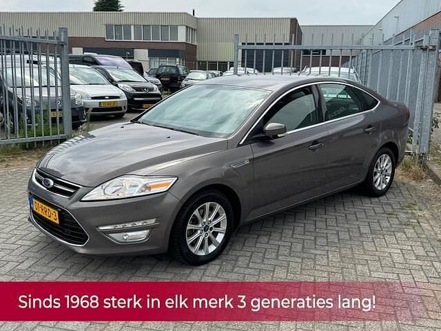 Bruin (metallic) Occasion 2011 Ford Mondeo Titanium Sedan | € 6.790 (Eerlijke prijs) - Afbeelding 1/4