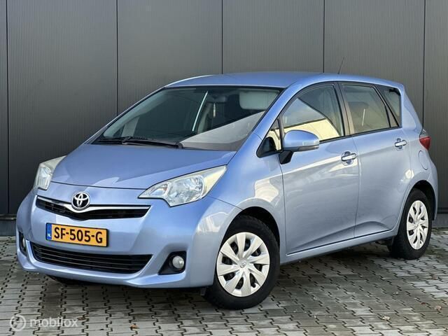 Blauw Gebruikt 2012 Toyota Verso-S MPV | € 7.998 (Eerlijke prijs) - Afbeelding 1/4