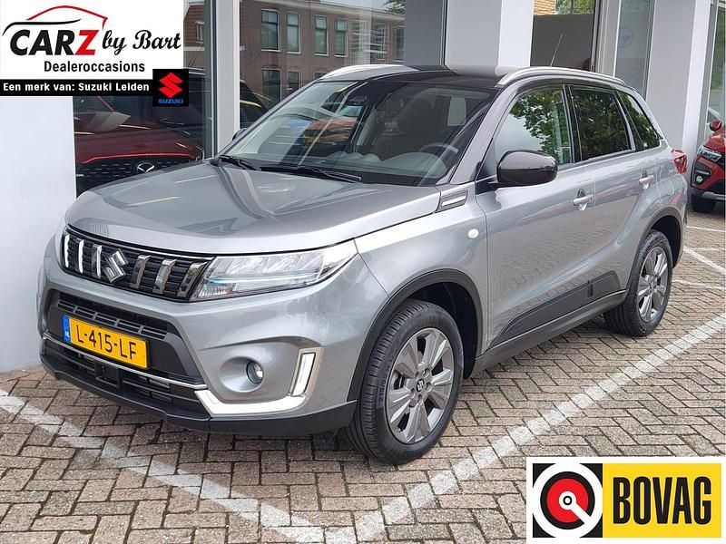 Grijs Gebruikt 2021 Suzuki Vitara SUV | € 23.925 (Eerlijke prijs) - Afbeelding 1/4