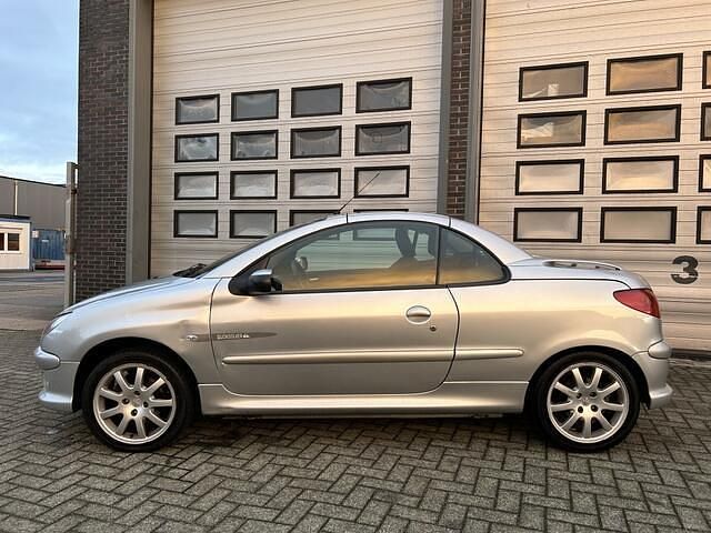 Occasion Peugeot 206 CC Quiksilver 109 PK (80 kW) 2006 Grijs (metallic) Cabriolet