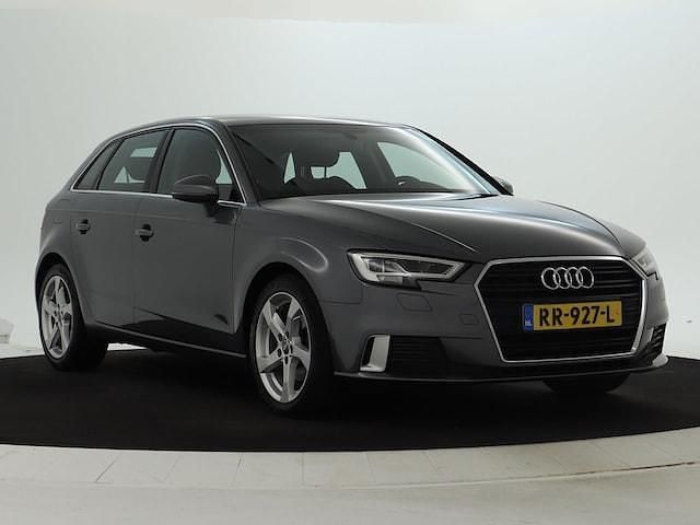 Occasion Audi A3 Sportback Sport 116 PK (85 kW) 2018 Grijs (metallic) Hatchback