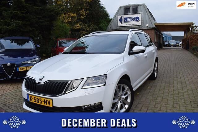 Wit (metallic) Occasion 2020 Skoda Octavia Business Line Stationwagen | € 16.745 (Goede deal) - Afbeelding 1/4