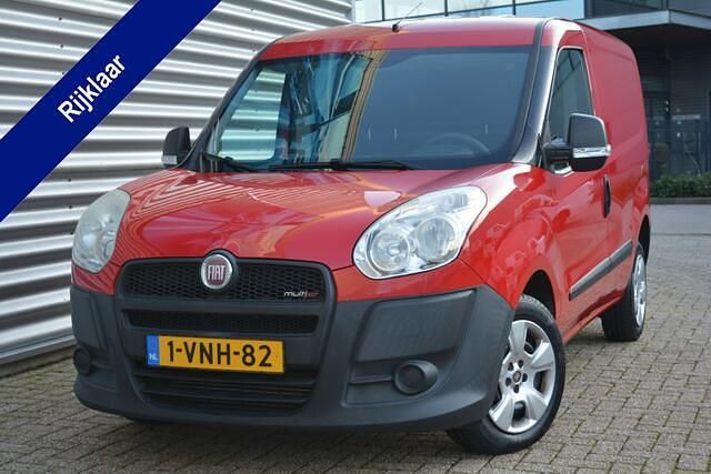 Rood Gebruikt 2011 Fiat Doblò MPV | € 3.999 (Iets duurder) - Afbeelding 1/4