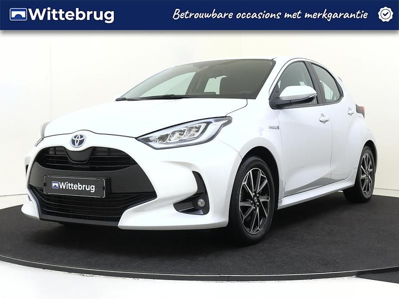 Wit Occasion 2020 Toyota Yaris Hybrid Edition Hatchback | € 19.425 (Eerlijke prijs) - Afbeelding 1/3