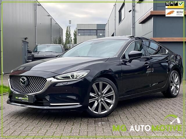 Zwart Gebruikt 2020 Mazda 6 Signature Sedan | € 25.940 (Eerlijke prijs) - Afbeelding 1/4
