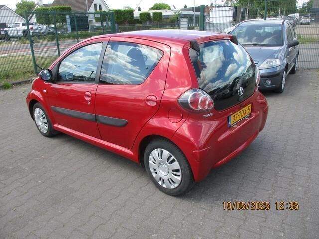 Occasion Toyota Aygo Comfort 68 PK (50 kW) 2012 Rood Hatchback