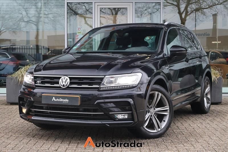 Zwart Occasion 2020 VW Tiguan R-line SUV | € 26.900 (Super prijs) - Afbeelding 1/4