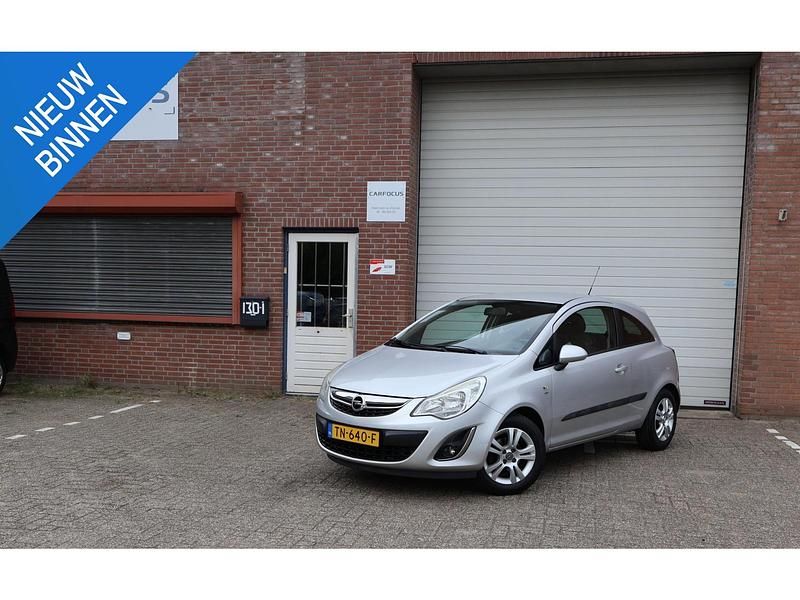Grijs Gebruikt 2011 Opel Corsa Hatchback | € 2.499 (Goede deal) - Afbeelding 1/4
