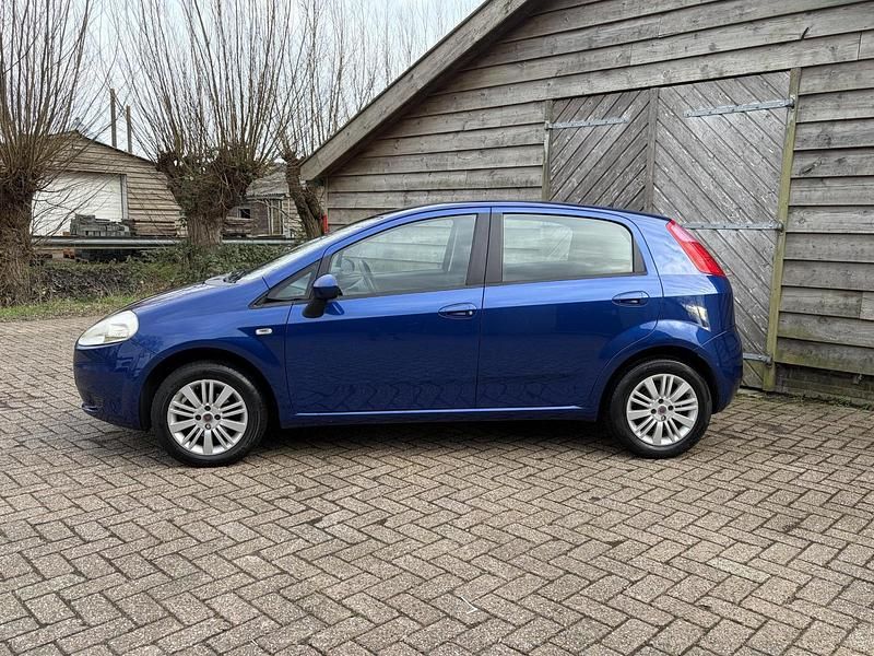 Occasion Fiat Grande Punto Lusso 78 PK (57 kW) 2009 Blauw Hatchback