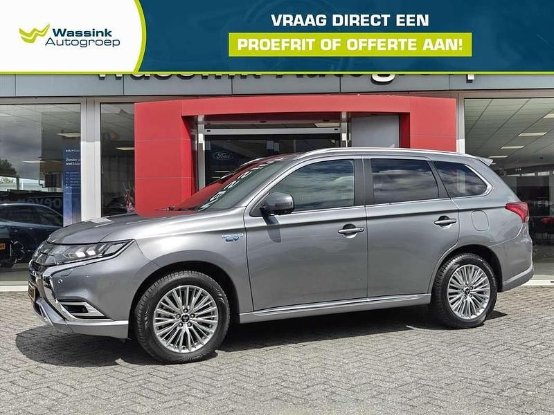 Grijs Gebruikt 2018 Mitsubishi Outlander P-HEV Instyle SUV | € 21.740 (Eerlijke prijs) - Afbeelding 1/4