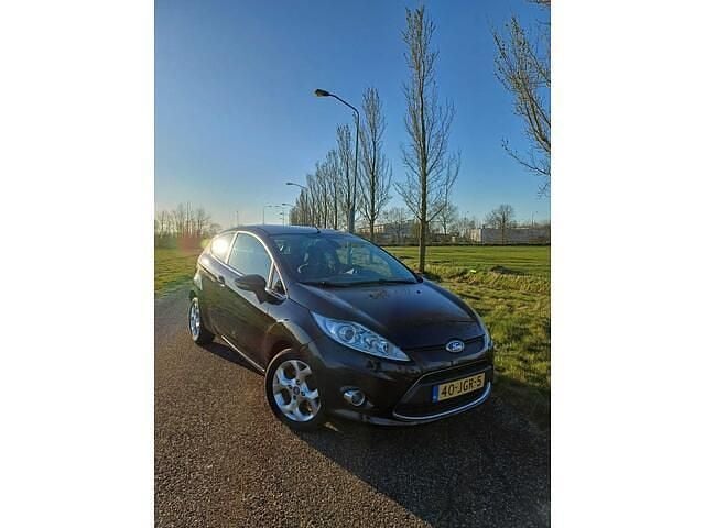 Zwart Gebruikt 2009 Ford Fiesta Titanium Hatchback | € 2.850 (Goede deal) - Afbeelding 1/4