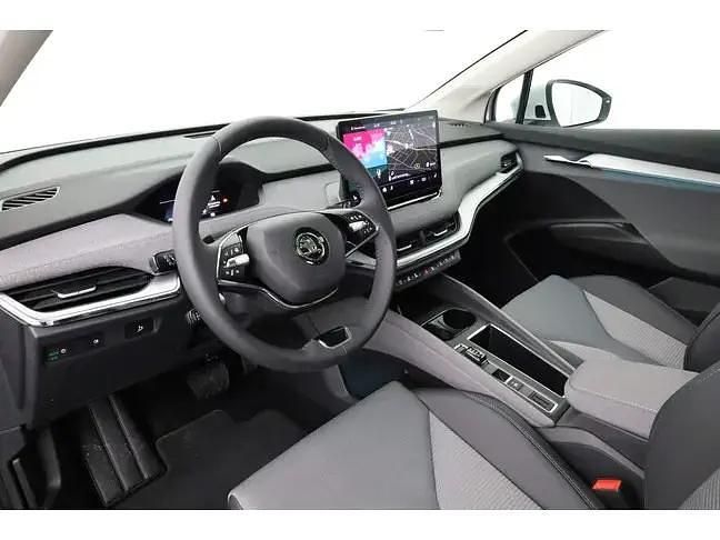 Wit Gebruikt 2024 Skoda Enyaq iV Selection SUV | € 46.209 - Afbeelding 1/3