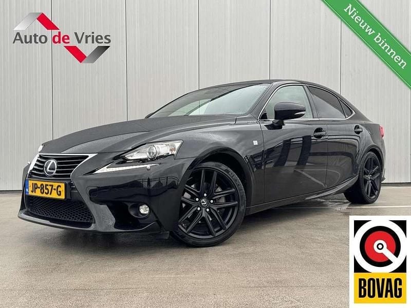 Occasion Lexus IS300h 223 PK (164 kW) 2016 Zwart Sedan