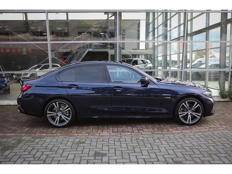 Occasion BMW 320 163 PK (119 kW) 2022 Blauw Sedan