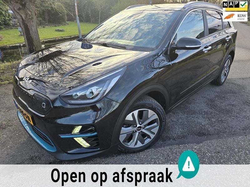 Zwart Occasion 2022 Kia e-Niro SUV | € 14.500 (Goede deal) - Afbeelding 1/4