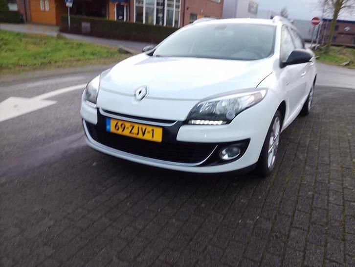 Occasion 2012 Renault Mégane III Bose Edition Stationwagen | € 3.350 (Goede deal) - Afbeelding 1/4