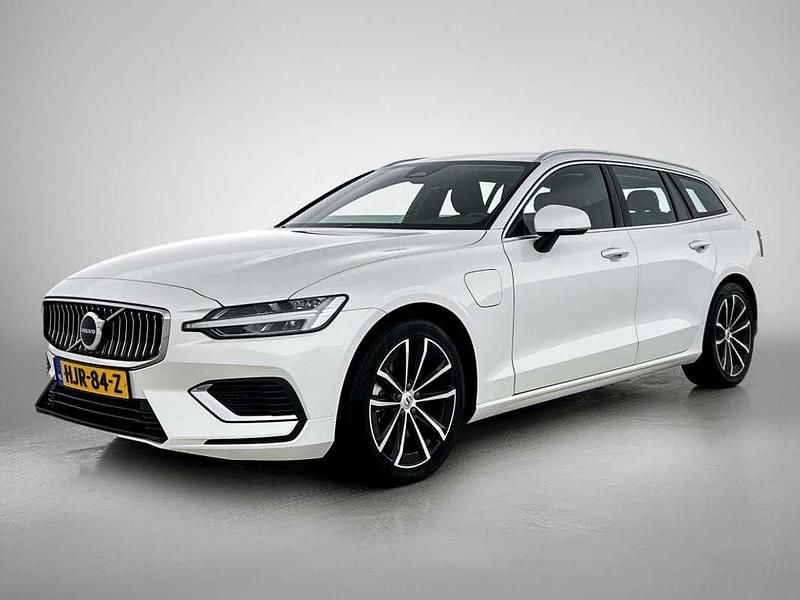 Wit Occasion 2025 Volvo V60 Stationwagen | € 40.800 (Super prijs) - Afbeelding 1/3