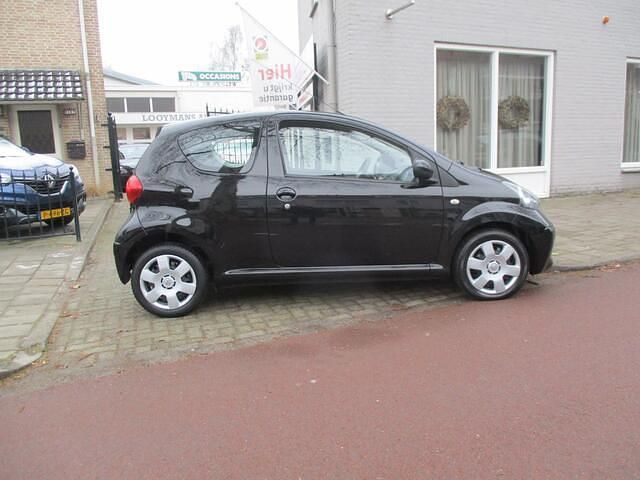 Occasion Toyota Aygo 68 PK (50 kW) 2009 Zwart (metallic) Hatchback