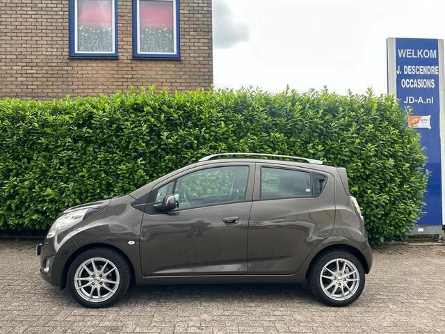 Occasion Chevrolet Spark LT 82 PK (60 kW) 2012 Bruin, metallic lak Hatchback