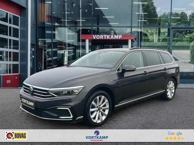 Grijs Gebruikt 2021 VW Passat GTE Stationwagen | € 22.999 (Eerlijke prijs) - Afbeelding 1/4