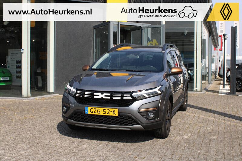 Grijs Gebruikt 2025 Dacia Jogger Extreme MPV | € 29.140 (Duur) - Afbeelding 1/4