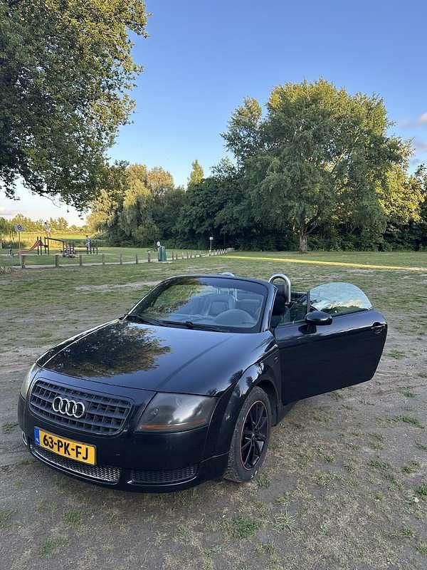 Occasion Audi TT Roadster 179 PK (131 kW) 2004 Zwart Cabriolet