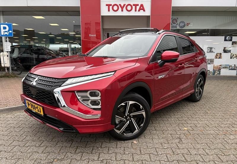 Rood Gebruikt 2022 Mitsubishi Eclipse Cross SUV | € 26.900 (Iets duurder) - Afbeelding 1/4