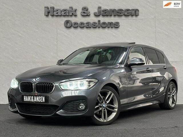 Grijs Gebruikt 2015 BMW 120 M Sport Hatchback | € 11.995 - Afbeelding 1/4