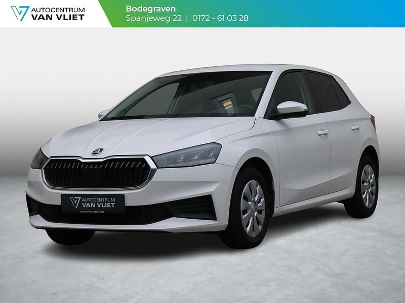 Wit Gebruikt 2022 Skoda Fabia Ambition Hatchback | € 15.799 (Iets duurder) - Afbeelding 1/4