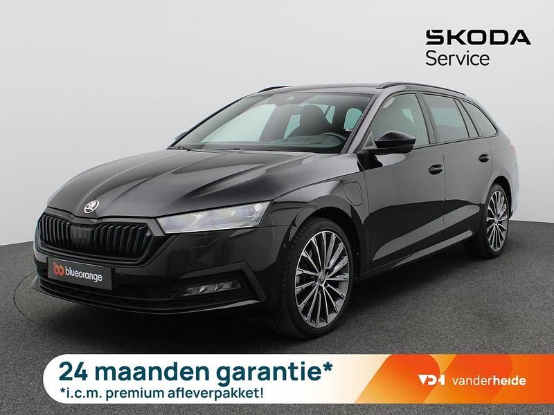 Zwart Gebruikt 2022 Skoda Octavia Business Line Stationwagen | € 28.900 (Iets duurder) - Afbeelding 1/4