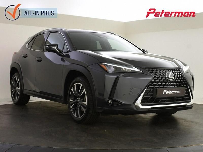 Grijs Gebruikt 2025 Lexus UX Business Edition SUV | € 43.899 - Afbeelding 1/4