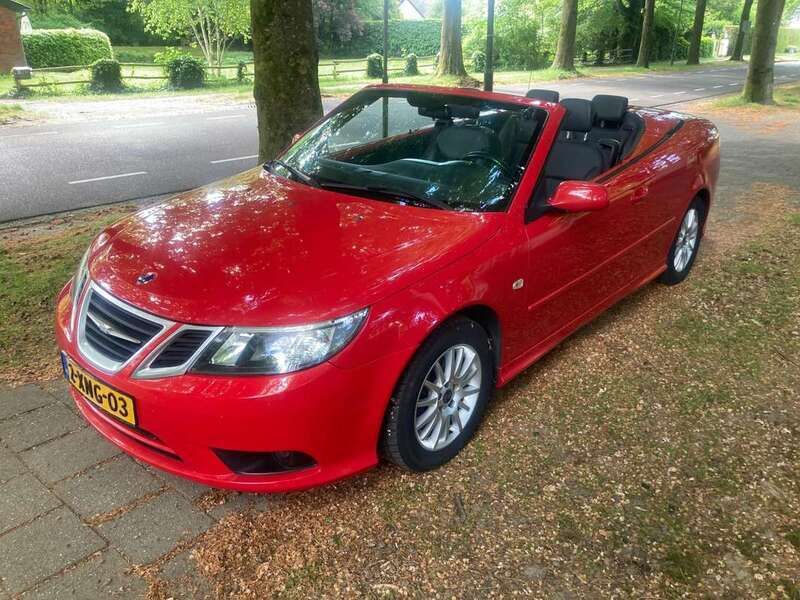 Rood, metallic lak Gebruikt 2009 Saab 9-3 Cabriolet Vector Cabriolet | € 18.900 - Afbeelding 1/4
