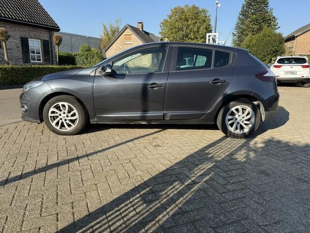 Occasion Renault Mégane III Expression 116 PK (85 kW) 2015 Grijs, metallic lak Hatchback