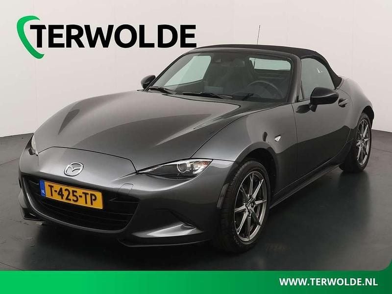 Grijs Gebruikt 2023 Mazda MX5 Luxury Cabriolet | € 31.900 (Eerlijke prijs) - Afbeelding 1/4