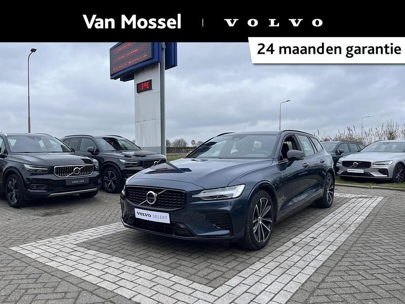 Blauw Occasion 2025 Volvo V60 Plus Stationwagen | € 43.440 (Eerlijke prijs) - Afbeelding 1/4