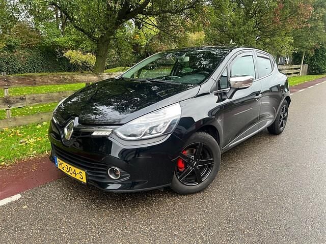 Zwart Occasion 2016 Renault Clio IV Iconic Hatchback | € 7.495 (Eerlijke prijs) - Afbeelding 1/4