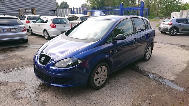 Blauw Gebruikt 2005 Seat Toledo MPV | € 2.850 - Afbeelding 1/4