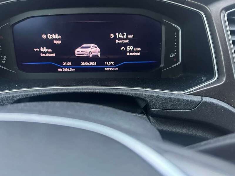 Bruin Gebruikt 2018 VW T-Roc Style SUV | € 18.000 (Eerlijke prijs) - Afbeelding 1/4