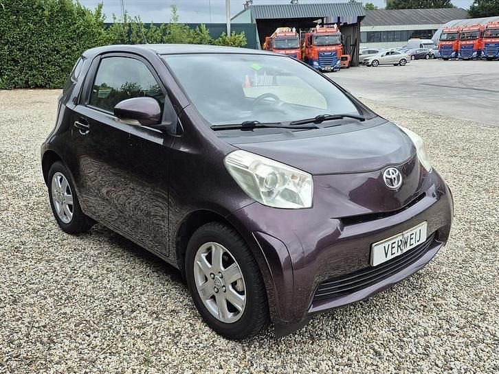 Occasion Toyota iQ 68 PK (50 kW) 2010 Paars Hatchback