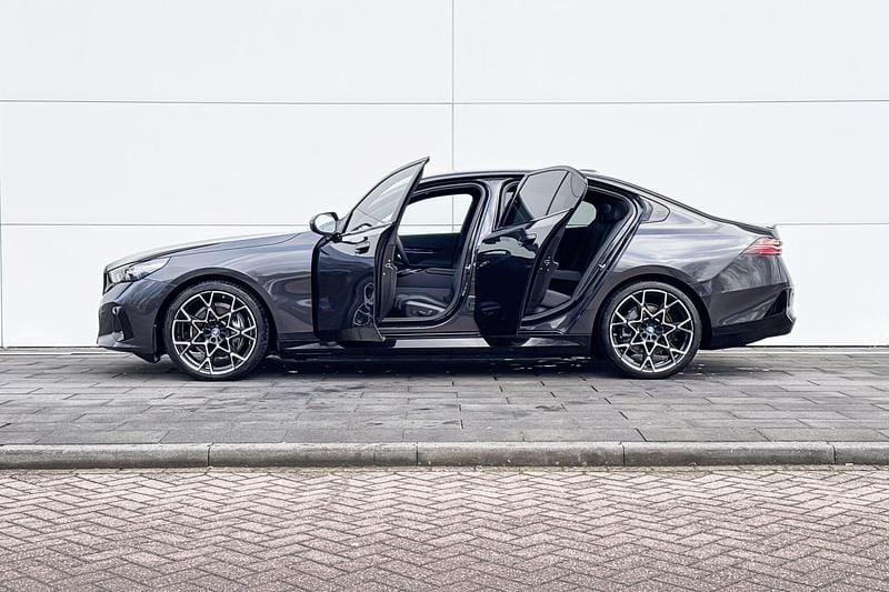 Occasion BMW i5 M Sport 250 kW (340 PK) 2025 Grijs Sedan