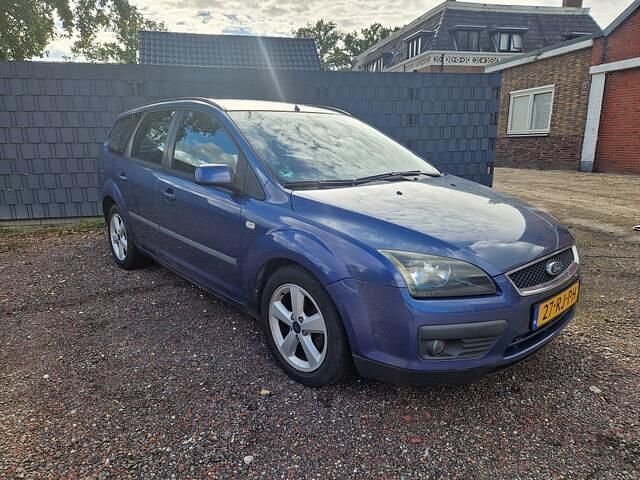 Blauw Occasion 2005 Ford Focus Stationwagen | € 1.250 (Goede deal) - Afbeelding 1/4