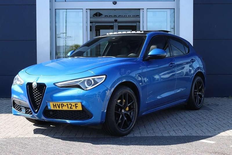 Blauw Gebruikt 2021 Alfa Romeo Stelvio Veloce SUV | € 46.900 (Eerlijke prijs) - Afbeelding 1/4