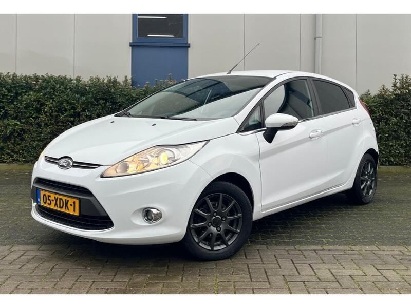 Wit Gebruikt 2012 Ford Fiesta Titanium Hatchback | € 3.750 (Duur) - Afbeelding 1/4
