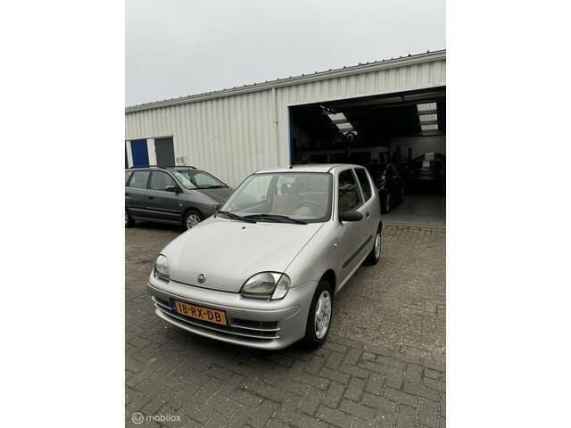 Occasion Fiat Seicento Young 54 PK (39 kW) 2005 Grijs Hatchback