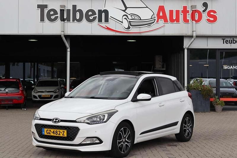 Wit Gebruikt 2015 Hyundai i20 Premium Hatchback | € 7.985 (Eerlijke prijs) - Afbeelding 1/4