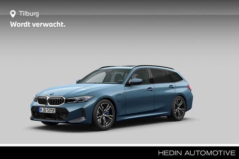 Blauw Gebruikt 2025 BMW 330e Comfort Edition Stationwagen | € 54.880 (Goede deal) - Afbeelding 1/2