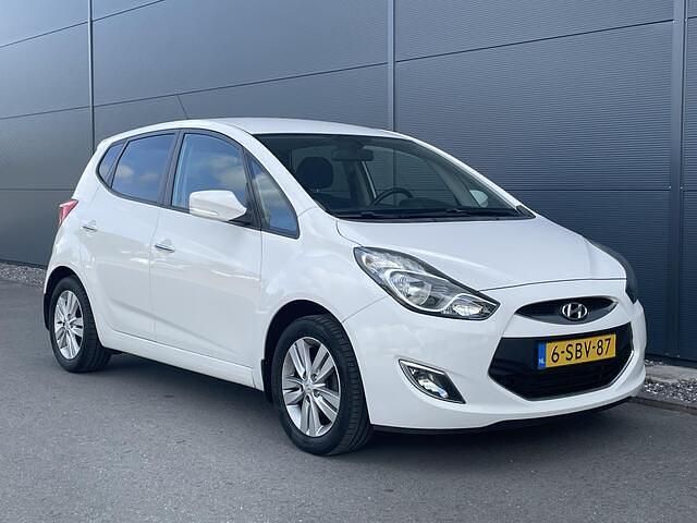 Wit Gebruikt 2013 Hyundai ix20 Hatchback | € 6.745 (Eerlijke prijs) - Afbeelding 1/2