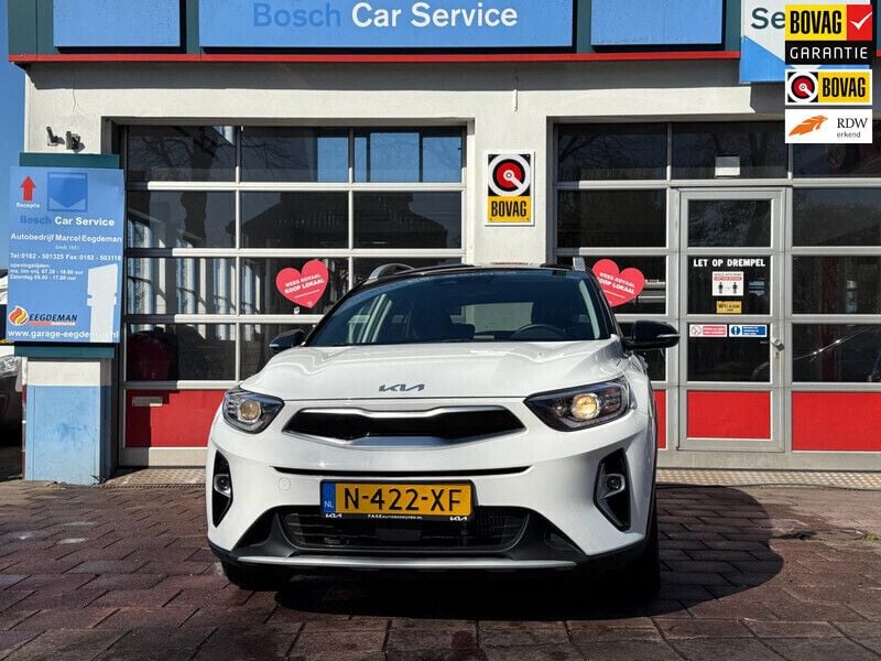 Wit Gebruikt 2022 Kia Stonic SUV | € 18.950 (Goede deal) - Afbeelding 1/4
